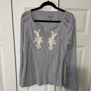 Naturalizer Light Gray Long-Sleeve Top with Cream Floral Appliqué